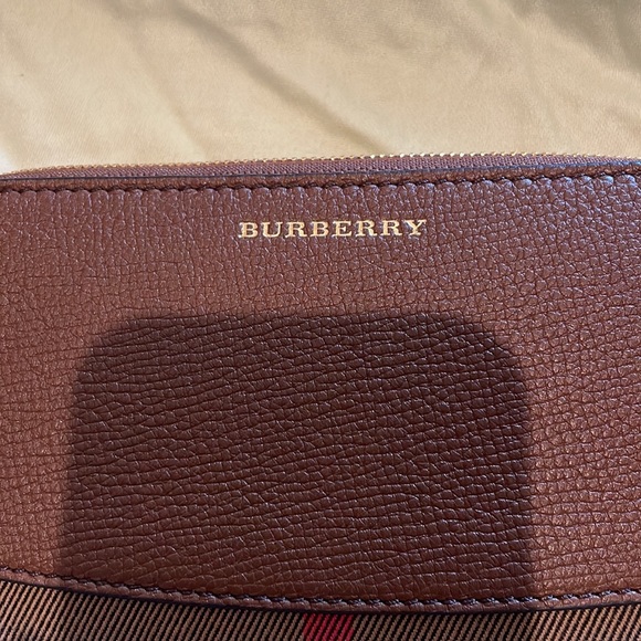 Authentic Burberry Wallet NWT - Picture 6 of 7